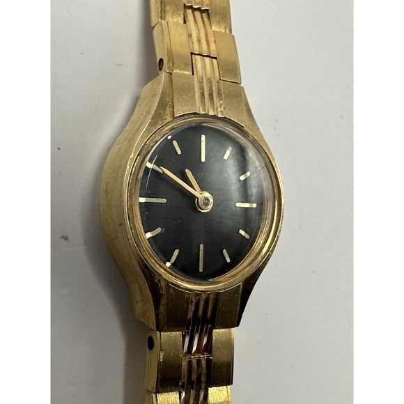 Vintage Timex 1982 Manual Wind Ladies Broken Clasp 18MM 7\